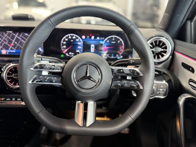 Aクラス A200d アーバンスターズ ドライビングアシスタンスPKG メモリー付パワーシート&ヒーター バックカメラ デジタルコックピットディスプレイ ワイヤレスチャージ キーレスゴー MBUXARナビ 18インチAW 禁煙 ワンオーナー(40枚目)