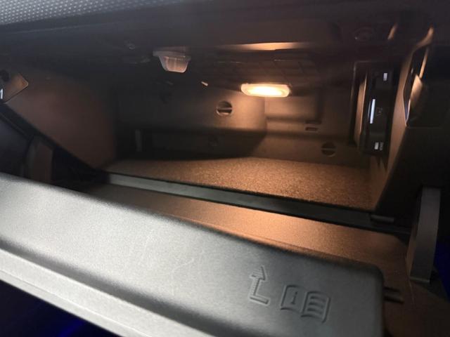 CLAクラス CLA200d AMGラインパッケージ レーダーセーフティPKG ワイヤレスチャージ Fメモリー付パワーシート&ヒーター 360°カメラ キーレスゴー メルセデスミーコネクト バックカメラ LEDライト レザーARTICO ワンオーナー(41枚目)