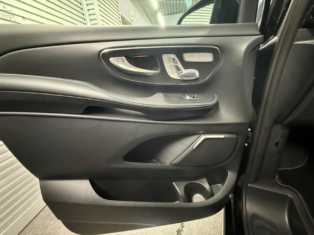 Vクラス V220d ロング AMGラインパッケージ パノラミックS/R リアエンターテイメントシステム/ツインモニター デジタルルームミラー 前後ドラレコ360 ブルメスタサウンド ワイヤレスチャージ レーダーセーフティPKG メモリー付パワーシート(46枚目)