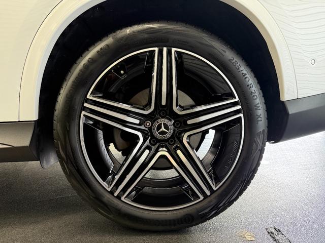 ＧＬＣ ＧＬＣ２２０ｄ　４ＭクペドライバズＰ＋ＡＭＧラインＰ　レーダーセーフティＰＫＧ　パノラミックＳ／Ｒ　ワイヤレスチャージ　Ｆメモリー付パワーシート　ＦＲシートヒーター　パワーゲート／フットオープナー付　３６０°カメラ　ミーコネクト　黒ＡＲＴＩＣＯレザー（11枚目）