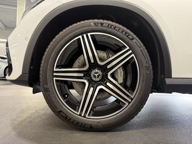 ＧＬＣ ＧＬＣ２２０ｄ　４マチック　ドライバーズパッケージ　ＡＭＧラインＰＫＧ　ＡＭＧレザーエクスクルーシブＰＫＧ　パノラミックＳＲ　ブルメスタサウンド　ヘッドアップディスプレ　パワーゲート／フットオープナー付　メモリー付パワーシート＆ヒーター＆ベンチレーター（11枚目）