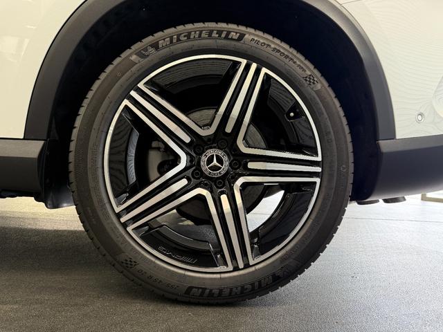 ＧＬＣ ＧＬＣ２２０ｄ　４マチック　ドライバーズパッケージ　ＡＭＧラインＰＫＧ　ＡＭＧレザーエクスクルーシブＰＫＧ　パノラミックＳＲ　ブルメスタサウンド　ヘッドアップディスプレ　パワーゲート／フットオープナー付　メモリー付パワーシート＆ヒーター＆ベンチレーター（12枚目）