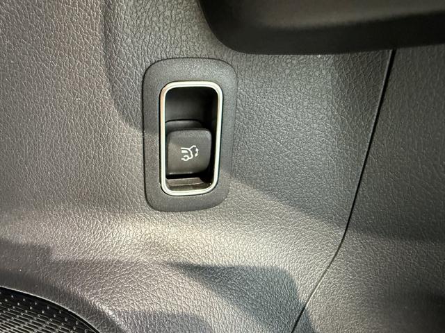 ＥＱＢ ＥＱＢ２５０＋　ＡＭＧラインパッケージ　Ｆメモリー付パワーシート＆シートヒーター　ワイヤレスチャージ　３６０°カメラ　パワーゲート／フットオープナー付　デジタルルームミラー前後ドラレコ付　メルセデスミーコネクト　禁煙　レザーＡＲＴＩＣＯ（18枚目）