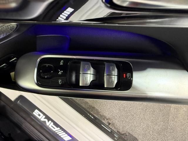 Cクラスステーションワゴン C63 S E パフォーマンス ステーションワゴン AMGパフォーマンスPKG AMGカーボンPKG パノラミックSR ブルメスタサウンド ヘッドアップディスプレイ ワイヤレスチャージ メモリー付パワーシート&ベンチレーター&ヒーター フットオープナー(17枚目)