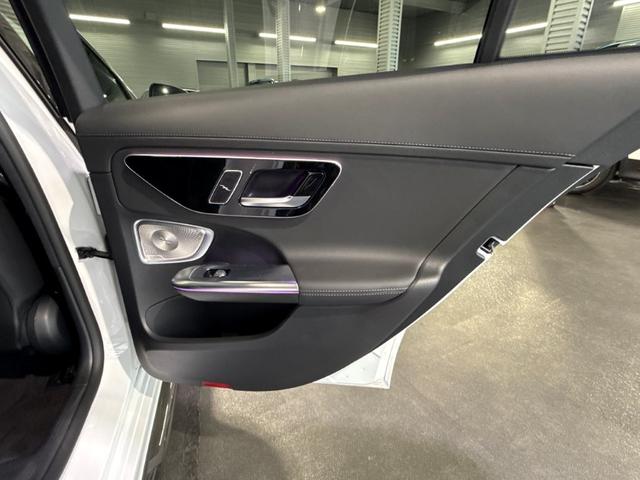 Cクラスステーションワゴン C63 S E パフォーマンス ステーションワゴン AMGパフォーマンスPKG AMGカーボンPKG パノラミックSR ブルメスタサウンド ヘッドアップディスプレイ ワイヤレスチャージ メモリー付パワーシート&ベンチレーター&ヒーター フットオープナー(47枚目)