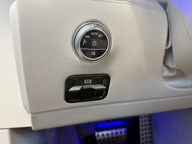 SL SL63 4マチック+ AMGカーボンPKG 左ハンドル ベージュレザーシート ヘッドアップディスプレイ ブルメスタサウンド メモリー付パワーシート&ヒーター&ベンチレーター&エアスカーフ&リラクゼーション ドラレコ360(17枚目)