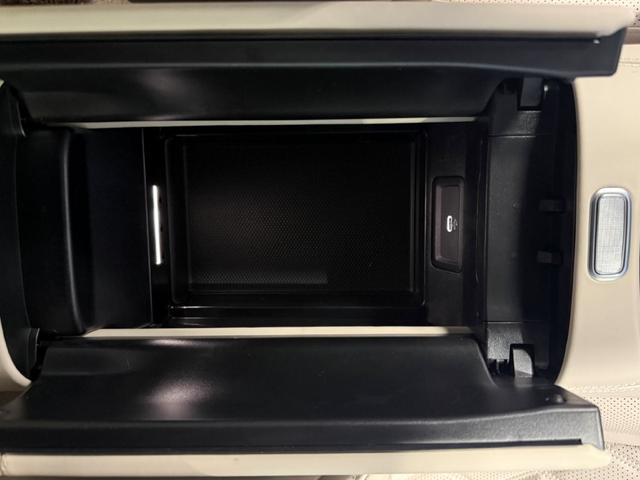 SL SL63 4マチック+ AMGカーボンPKG 左ハンドル ベージュレザーシート ヘッドアップディスプレイ ブルメスタサウンド メモリー付パワーシート&ヒーター&ベンチレーター&エアスカーフ&リラクゼーション ドラレコ360(19枚目)