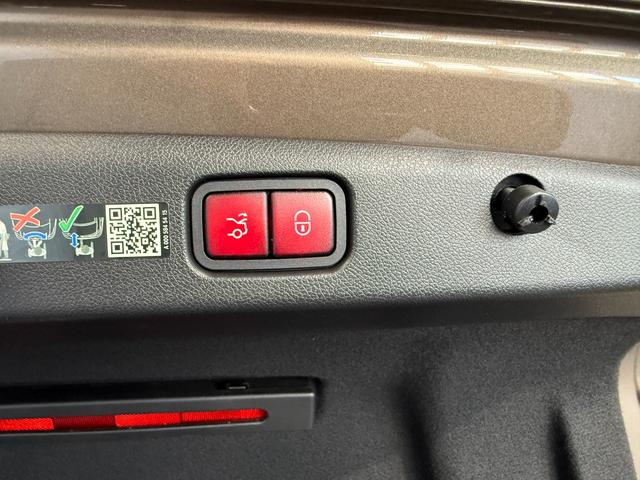 Ｅクラス Ｅ２２０ｄ　アバンギャルド　ＡＭＧラインパッケージ　レザーエクスクルーシブＰＫＧ　アドバンスドＰＫＧ　デジタルインテリアＰＫＧ　パノラミックＳ／Ｒ　ブルメスタサウンド　ヘッドアップＤ　エアバランスＰＫＧ　ＭＢＵＸハイパースクリーン　パワートランク（54枚目）