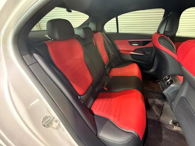 Ｃクラス Ｃ２００アバンギャルド　ＡＭＧラインパッケージ　レザーエクスクルーシブＰＫＧ　ベーシックＰＫＧ　パノラミックＳ／Ｒ　レーダーセーフティＰＫＧ　ヘッドアップディスプレイ　３６０°カメラ　前後ドラレコ３６０　赤黒本革　Ｆメモリー付パワーシート＆ヒーター（40枚目）