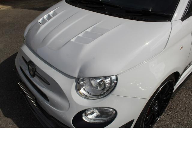 アバルト５９５ コンペティツィオーネ　１オーナー・バッドフェイスボンネット・ＫＷ車高調・ＡＤＶＡＮ１７ｉｎｃｈＡＷ・カーボンボディーパーツ・インテリアパーツ・ＭＣＢ・ｄｉｖｅｒｔｉエアクリ・ローポジシートレール（22枚目）