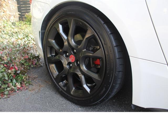 アバルト１２４ スパイダー ベースグレード　６ＭＴ・ナビ・レザーＰＫＧ・タイミングベルト・ＷＰ交換・レコードモンツァ・ローダウンコイル・スロットルコントローラー・エアクリーナー・ボンネットダンパー・カーボンシフトパネル・ホイールスペーサー（6枚目）