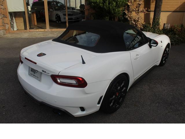 アバルト１２４ スパイダー ベースグレード　６ＭＴ・ナビ・レザーＰＫＧ・タイミングベルト・ＷＰ交換・レコードモンツァ・ローダウンコイル・スロットルコントローラー・エアクリーナー・ボンネットダンパー・カーボンシフトパネル・ホイールスペーサー（17枚目）