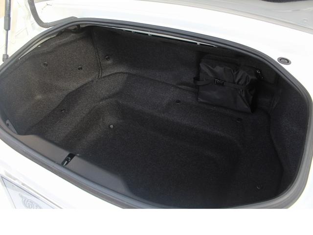 アバルト１２４ スパイダー ベースグレード　６ＭＴ・ナビ・レザーＰＫＧ・タイミングベルト・ＷＰ交換・レコードモンツァ・ローダウンコイル・スロットルコントローラー・エアクリーナー・ボンネットダンパー・カーボンシフトパネル・ホイールスペーサー（19枚目）