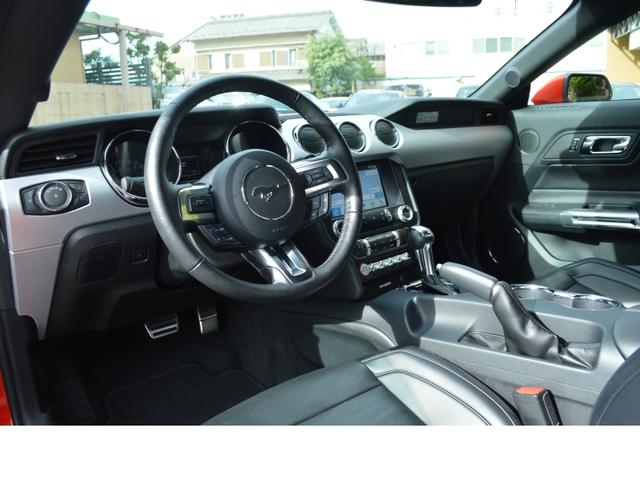 V8 GT Premium 新車並行車(3枚目)