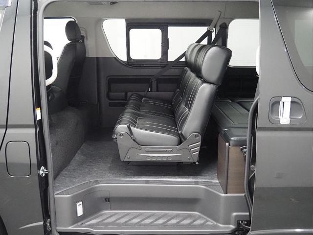 ハイエースワゴン GL ハイエース ワゴンGL FLEXオリジナル内装架装アレンジAS フルフラットアレンジ フローリング施工 テーブル セカンドベンチシート カロツェリアナビ バックカメラ フリップダウンモニター ETC(12枚目)
