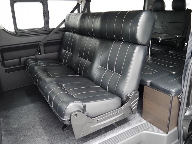 ハイエースワゴン GL ハイエース ワゴンGL FLEXオリジナル内装架装アレンジAS フルフラットアレンジ フローリング施工 テーブル セカンドベンチシート カロツェリアナビ バックカメラ フリップダウンモニター ETC(13枚目)
