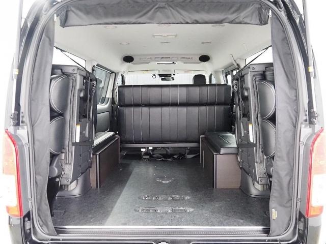 ハイエースワゴン GL ハイエース ワゴンGL FLEXオリジナル内装架装アレンジAS フルフラットアレンジ フローリング施工 テーブル セカンドベンチシート カロツェリアナビ バックカメラ フリップダウンモニター ETC(15枚目)