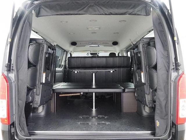 ハイエースワゴン GL ハイエース ワゴンGL FLEXオリジナル内装架装アレンジAS フルフラットアレンジ フローリング施工 テーブル セカンドベンチシート カロツェリアナビ バックカメラ フリップダウンモニター ETC(17枚目)