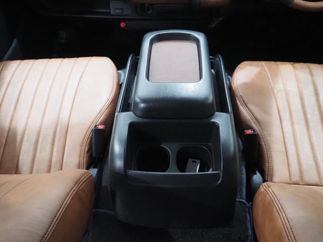 ハイエースバン ロングスーパーGL トヨタ ハイエースバン リノカ コーストライン クラシックカスタム オールペイント 前後メッキラッピング BJメキシカン ホワイトリボンタイヤ クラシックシートカバー 茶木目インテリアパネル ETC(24枚目)