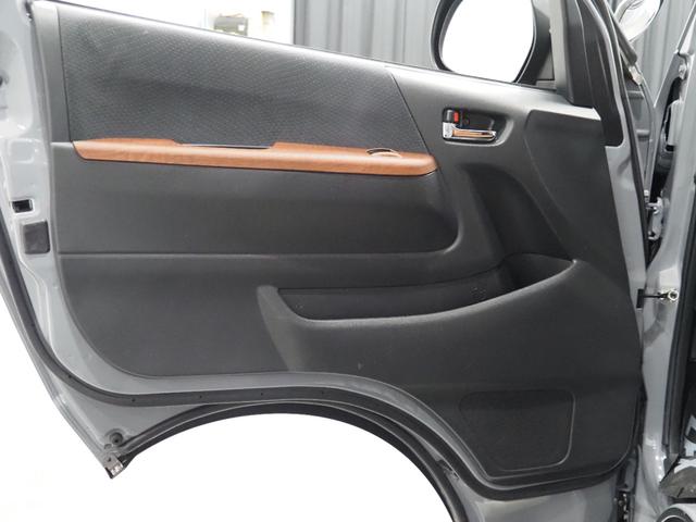 ハイエースバン ロングスーパーGL トヨタ ハイエースバン リノカ コーストライン クラシックカスタム オールペイント 前後メッキラッピング BJメキシカン ホワイトリボンタイヤ クラシックシートカバー 茶木目インテリアパネル ETC(28枚目)