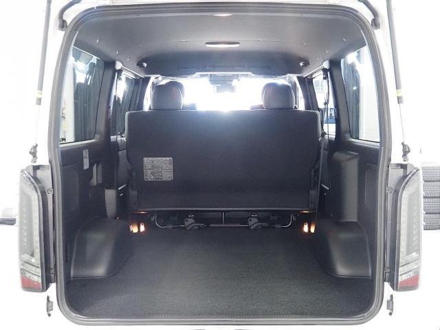 ハイエースバン スーパーGL ダークプライムII ハイエース ディーゼル4WD 両側パワースライドドア パールホワイト オフロードパッケージ ブラックエディション プレステージLEDテールランプ オーバーフェンダー TOYOオープンカントリー ETC(16枚目)