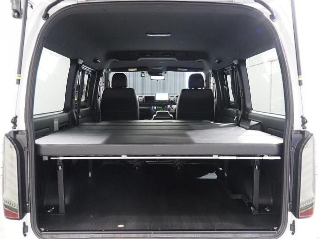ハイエースバン スーパーGL ダークプライムII ハイエース ワイドバン ディーゼル 2WD サイドオーニング ローダウン アルミホイール パラダホワイトレタータイヤ オーバーフェンダー シグマオリジナルLEDテールランプ ベッドキッド シートカバー(17枚目)
