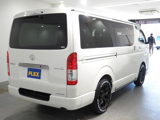 ハイエースバン スーパーＧＬ　ダークプライムＩＩ　ハイエース　バン　ＤＡＲＫＰＲＩＭＥＩＩ　ハーフレザーシート　オリジナルフロントスポイラー　オーバーフェンダー　オリジナルアルミホイール　スタイリングＨＥＸ　両側パワースライドドアアルパイン１１インチ（5枚目）