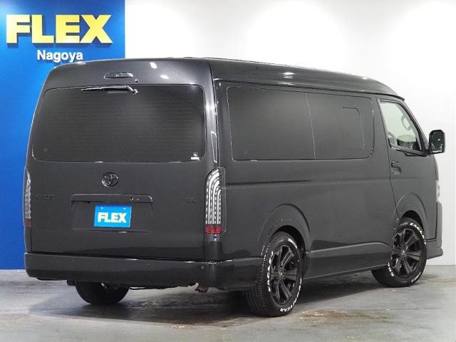 ハイエースワゴン ＧＬ　ハイエース　ワゴン　フルフラットシート　セカンドシート３人掛け　ＢＬＡＣＫＥＤＩＴＩＯＮ　ローダウン　オリジナルホイール　オーバーフェンダー　煌ＬＥＤテールランプ　大画面ナビアルパイン　フリップモニタ（7枚目）