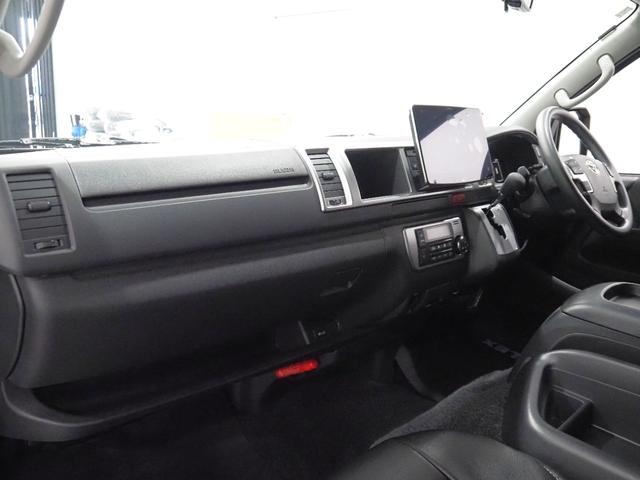 ハイエースワゴン ＧＬ　ハイエース　ワゴン　フルフラットシート　セカンドシート３人掛け　ＢＬＡＣＫＥＤＩＴＩＯＮ　ローダウン　オリジナルホイール　オーバーフェンダー　煌ＬＥＤテールランプ　大画面ナビアルパイン　フリップモニタ（23枚目）