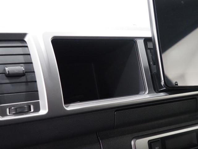 ハイエースワゴン ＧＬ　ハイエース　ワゴン　フルフラットシート　セカンドシート３人掛け　ＢＬＡＣＫＥＤＩＴＩＯＮ　ローダウン　オリジナルホイール　オーバーフェンダー　煌ＬＥＤテールランプ　大画面ナビアルパイン　フリップモニタ（29枚目）