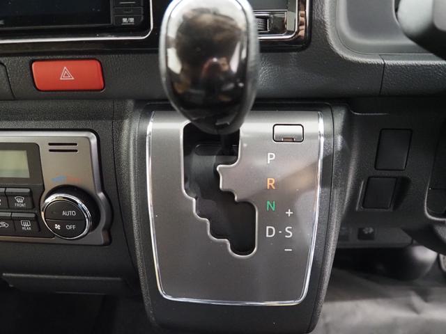 ハイエースバン スーパーGL ダークプライムII ハイエース 4ナンバー オフロードパッケージ TRD キャンプ 車中泊 ディーゼル ターボ クラシックシートカバー ベッドキッド アルパイン製フリップダウンモニター(23枚目)