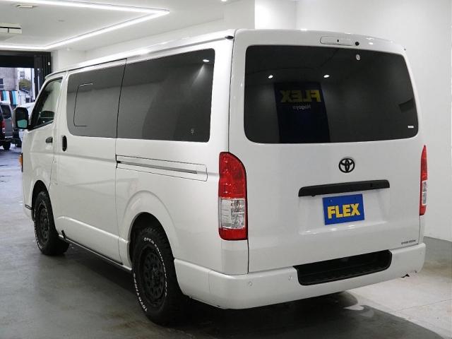 ハイエースバン スーパーＧＬ　ダークプライムＩＩ　ハイエース　ディーゼル　４ＷＤ　パールホワイト　丸目　オフロードカスタム　ＴＯＹＯ　オープンカントリー　ＴＲＤ　ショットガン　ベッドキッド　ナビゲーション　バックカメラ　デジタルインナーミラー　ＥＴＣ（6枚目）