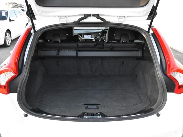 T6 AWD Rデザイン アイシン製オートマチック 2014年モデル 液晶メーター 専用チャコール本革シート&19インチアルミホイール リヤビューカメラ アダプティブクルーズコントロール 禁煙車 2年保証付(19枚目)