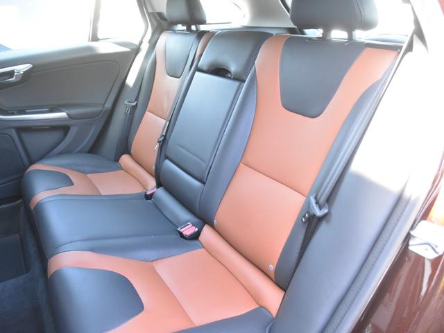 クロスカントリー T5 AWD SE アイシン製オートマチック ツートン本革シート シートヒーター アダプティブクルーズコントロール 2016年モデル リヤビューカメラ 純正HDDナビゲーション 地上デジタルTV 禁煙車 2年保証付(13枚目)