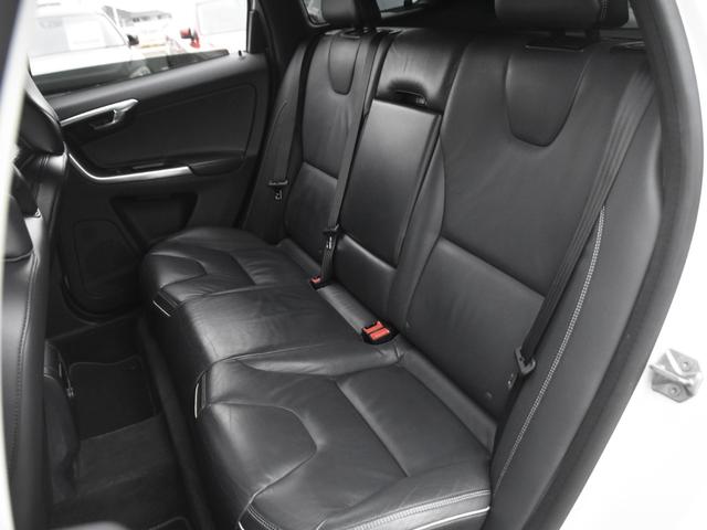 T5 Rデザイン アイシン製8速オートマチック 新世代センサス 2015年モデル 専用チャコール本革シート&20インチアルミホイール リヤビューカメラ アダプティブクルーズコントロール 禁煙車 2年保証付(13枚目)
