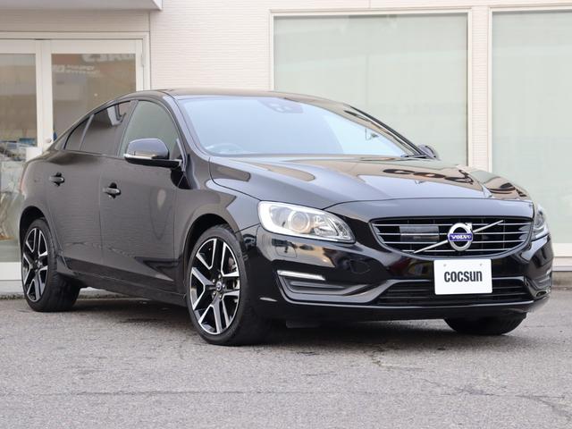 Ｓ６０ Ｄ４　ダイナミックエディション　特別仕様車　専用１８インチアルミホイール”Ｔｕｃａｎ”　グロスブラックエクステリアパーツ　オフブラック本革シート　ナビゲーション　リアビューカメラ　パワーシート　ＰＣＣキーレスドライブ　禁煙車（6枚目）