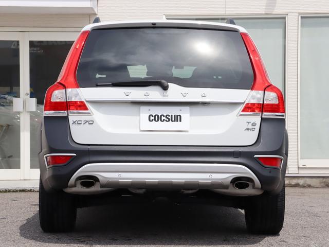 ＸＣ７０ Ｔ６　ＡＷＤ　セーフティパッケージ　Ｆｏｕｒ－Ｃアクティブシャシ　クロスパターンアルミニウムパネル　ＰＣＣキーレスドライブ　ＳＥＮＳＵＳナビゲーション　リアカメラ　パワーシート　シートヒーター　パワーテールゲート（9枚目）