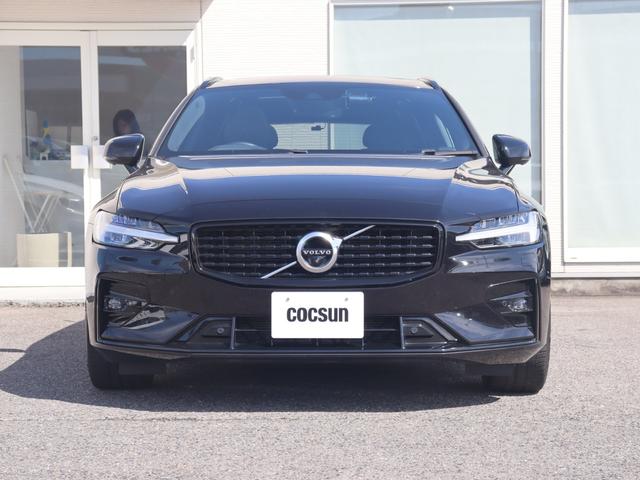 Ｖ６０ Ｂ５　Ｒデザイン　ｈａｒｍａｎ／ｋａｒｄｏｎプレミアムオーディオ　１９インチアルミホイール　専用スポーツレザーシート　ナビゲーション　３６０°ビューカメラ　ドライブレコーダー　フロント／リアシートヒーター　禁煙車（5枚目）