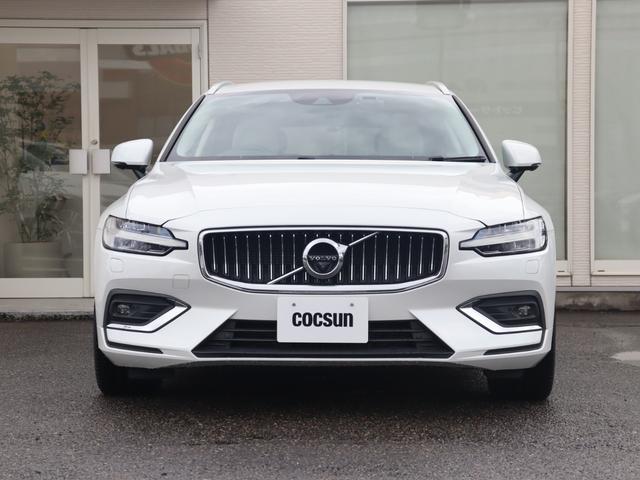 Ｖ６０ Ｂ５　インスクリプション　ワンオーナー　ｈａｒｍａｎ／ｋａｒｄｏｎプレミアムオーディオ　パーフォレーテッド／ファインナッパレザー　ブロンドインテリア　シートヒーター　シートベンチレーション　ステアリングヒーター　禁煙車（5枚目）