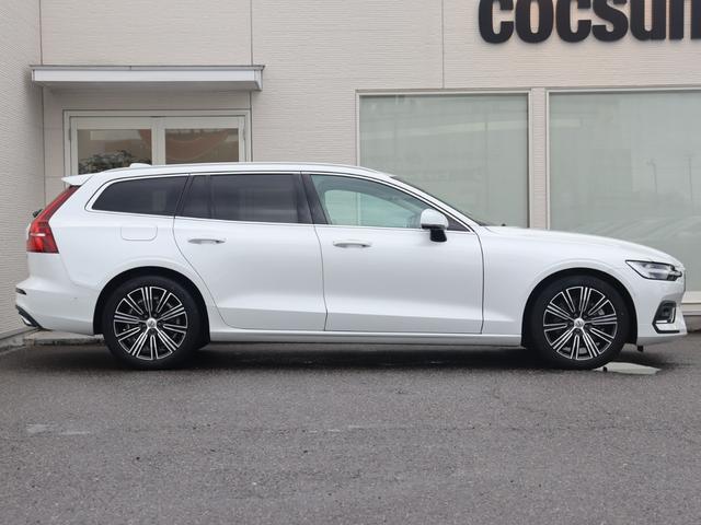 Ｖ６０ Ｂ５　インスクリプション　ワンオーナー　ｈａｒｍａｎ／ｋａｒｄｏｎプレミアムオーディオ　パーフォレーテッド／ファインナッパレザー　ブロンドインテリア　シートヒーター　シートベンチレーション　ステアリングヒーター　禁煙車（7枚目）