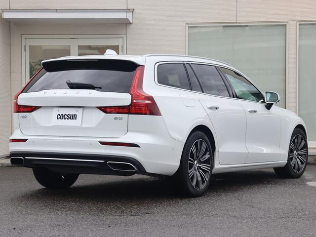 Ｖ６０ Ｂ５　インスクリプション　ワンオーナー　ｈａｒｍａｎ／ｋａｒｄｏｎプレミアムオーディオ　パーフォレーテッド／ファインナッパレザー　ブロンドインテリア　シートヒーター　シートベンチレーション　ステアリングヒーター　禁煙車（8枚目）