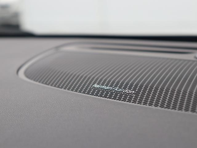Ｖ６０ Ｂ５　インスクリプション　ワンオーナー　ｈａｒｍａｎ／ｋａｒｄｏｎプレミアムオーディオ　パーフォレーテッド／ファインナッパレザー　ブロンドインテリア　シートヒーター　シートベンチレーション　ステアリングヒーター　禁煙車（20枚目）
