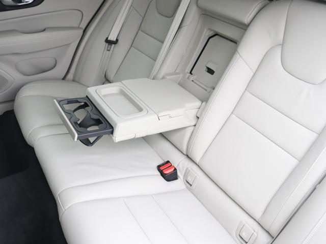 Ｖ６０ Ｂ５　インスクリプション　ワンオーナー　ｈａｒｍａｎ／ｋａｒｄｏｎプレミアムオーディオ　パーフォレーテッド／ファインナッパレザー　ブロンドインテリア　シートヒーター　シートベンチレーション　ステアリングヒーター　禁煙車（38枚目）