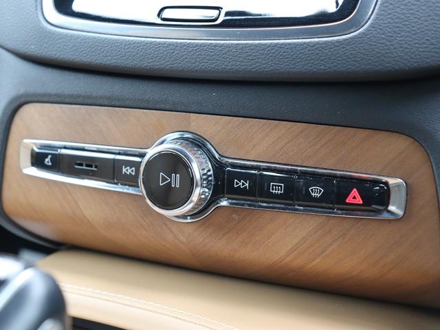 ＸＣ９０ Ｄ５　ＡＷＤ　インスクリプション　エアサスペンション　ｈａｒｍａｎ／ｋａｒｄｏｎプレミアムオーディオ　アンバー／パーフォレーテッドファインナッパレザー　ポールスターソフトウェア　シートヒーター　シートベンチレーション　禁煙車（29枚目）