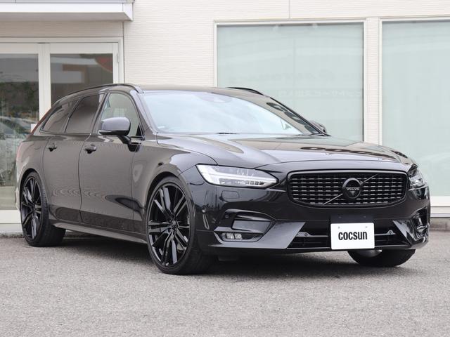 Ｖ９０ Ｔ６　ＡＷＤ　Ｒデザイン　Ｒデザイン専用／カーボンファイバーインテリアパネル・本革巻きステアリング・本革シート　ポールスターソフトウェア　３６０°ビューカメラ　パワーテールゲート　リアエアコン　ドライブレコーダー　禁煙車（6枚目）