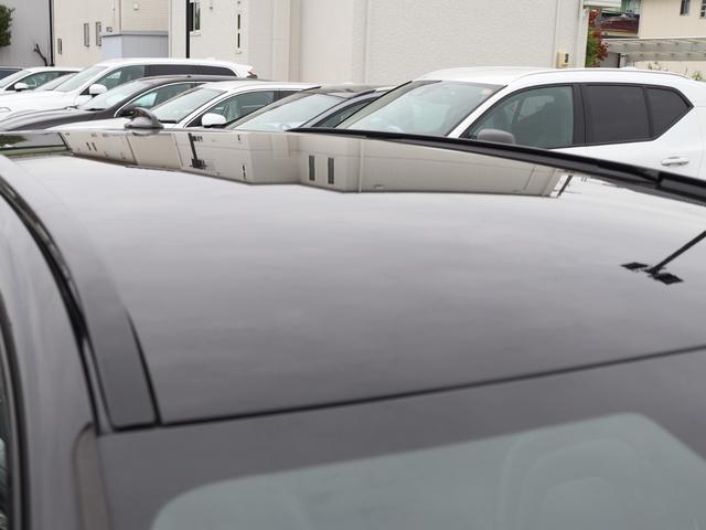 Ｖ９０ Ｔ６　ＡＷＤ　Ｒデザイン　Ｒデザイン専用／カーボンファイバーインテリアパネル・本革巻きステアリング・本革シート　ポールスターソフトウェア　３６０°ビューカメラ　パワーテールゲート　リアエアコン　ドライブレコーダー　禁煙車（47枚目）