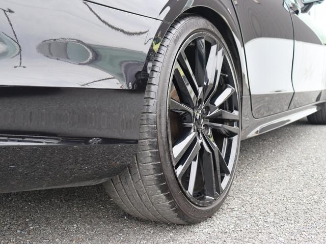 Ｖ９０ Ｔ６　ＡＷＤ　Ｒデザイン　Ｒデザイン専用／カーボンファイバーインテリアパネル・本革巻きステアリング・本革シート　ポールスターソフトウェア　３６０°ビューカメラ　パワーテールゲート　リアエアコン　ドライブレコーダー　禁煙車（49枚目）