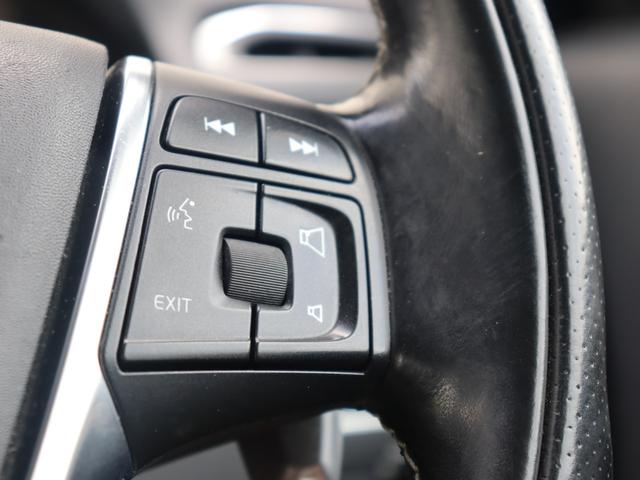 XC70 T5 ダイナミックエディション 国内100台限定車 専用グロッシーブラック仕上げフロント/リアバンパートリム ドアミラーカバー ルーフレール 18インチアルミホイール“Freja” スポーツ・サスペンション 本革スポーツシート 禁煙(15枚目)