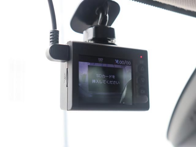 XC70 T5 ダイナミックエディション 国内100台限定車 専用グロッシーブラック仕上げフロント/リアバンパートリム ドアミラーカバー ルーフレール 18インチアルミホイール“Freja” スポーツ・サスペンション 本革スポーツシート 禁煙(18枚目)