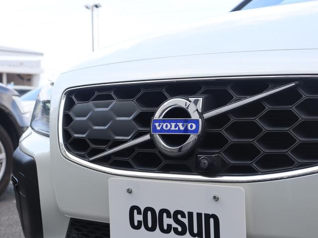 XC70 T5 ダイナミックエディション 国内100台限定車 専用グロッシーブラック仕上げフロント/リアバンパートリム ドアミラーカバー ルーフレール 18インチアルミホイール“Freja” スポーツ・サスペンション 本革スポーツシート 禁煙(42枚目)